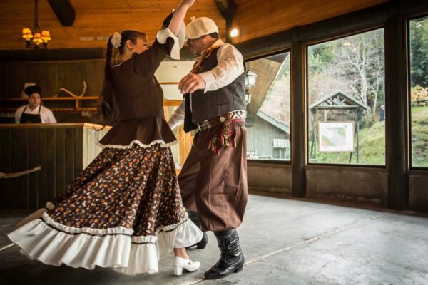 bailes-tipicos-en-quincho-loberias del sur